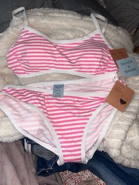 Shade & shore swimming suit NWT 2 pieces